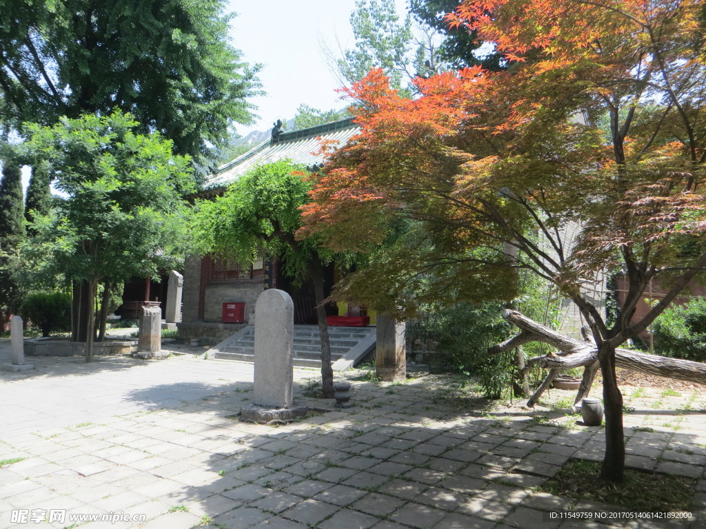 嵩山永泰寺内景