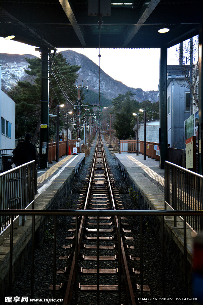 登山铁轨