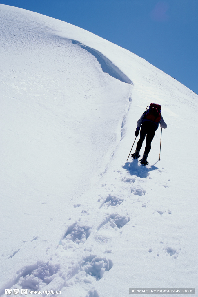 攀登雪山