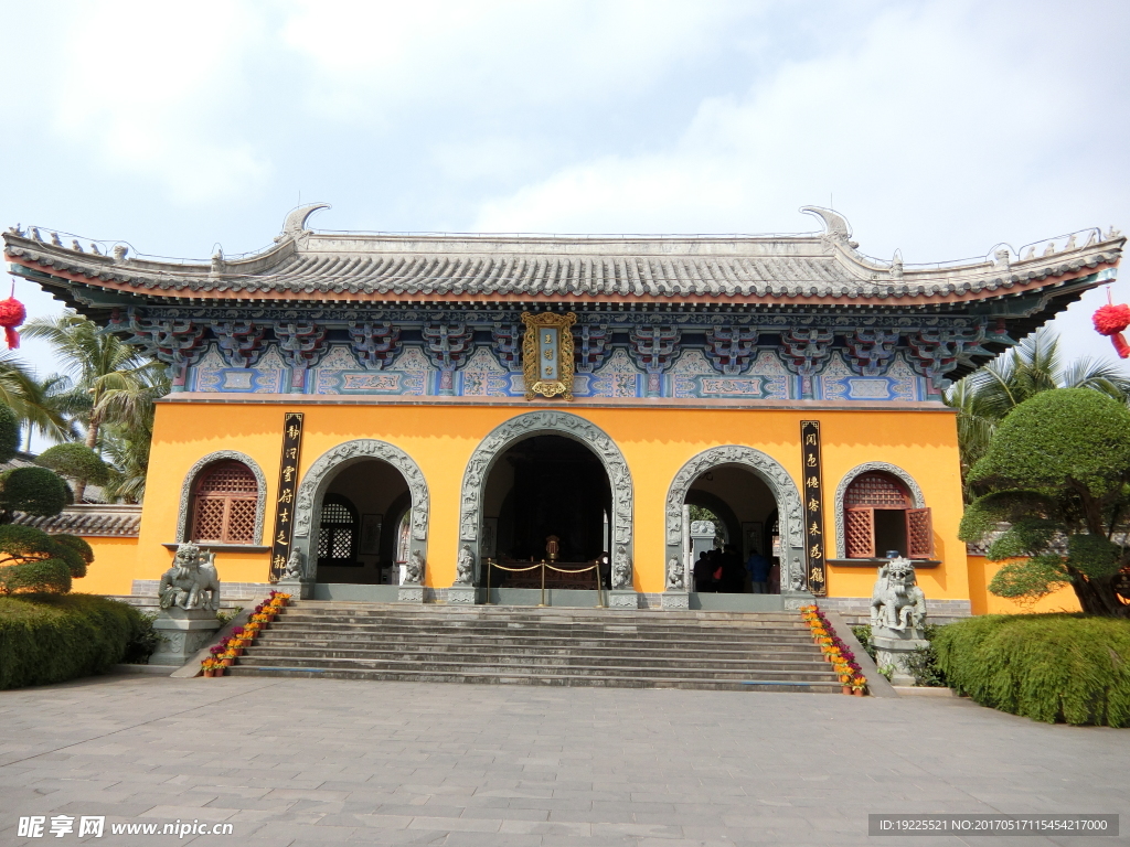 中式复古寺庙建筑