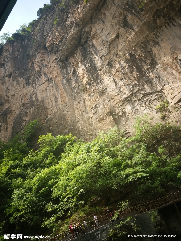 八泉峡