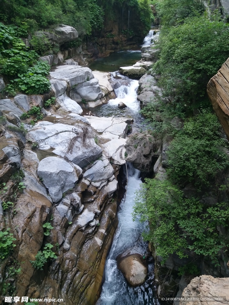八泉峡