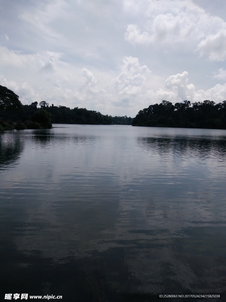 湖水