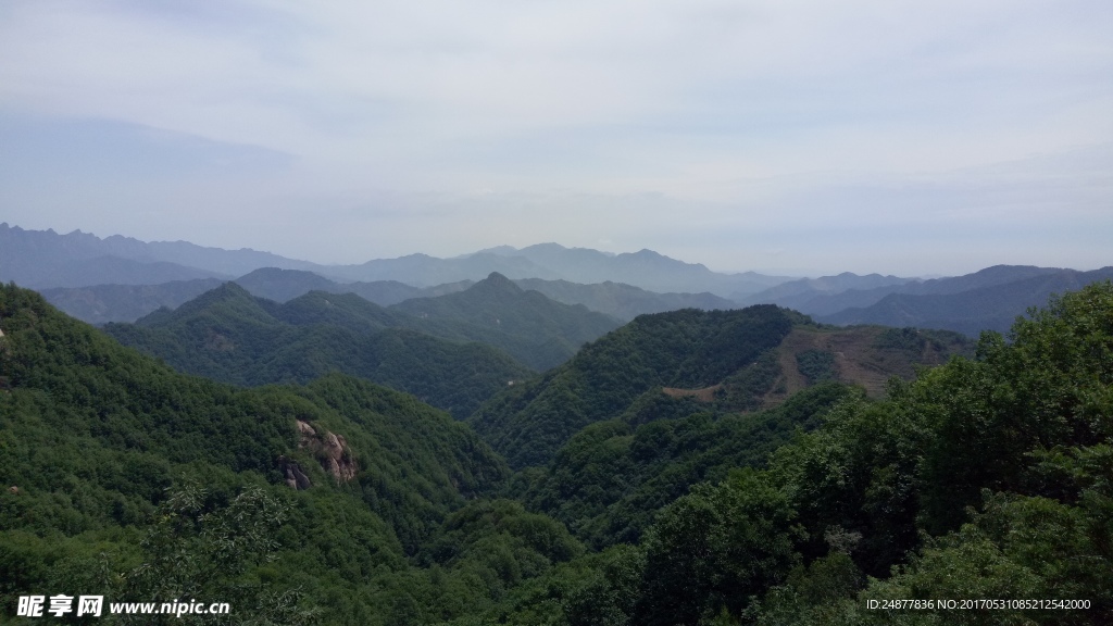 连绵青山远景