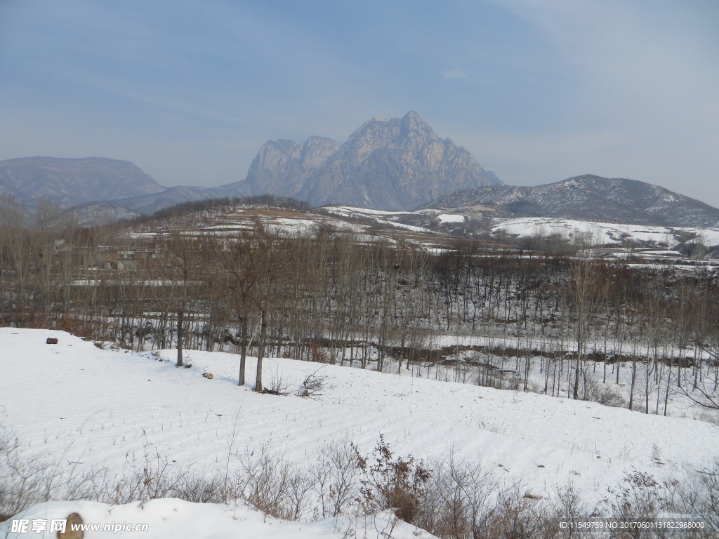 雪中少室山