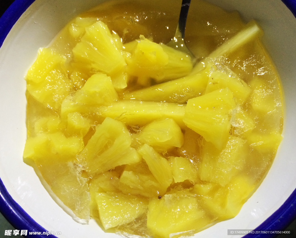 简单易做，菠萝冰沙怎么做_简单易做，菠萝冰沙的做法_豆果美食