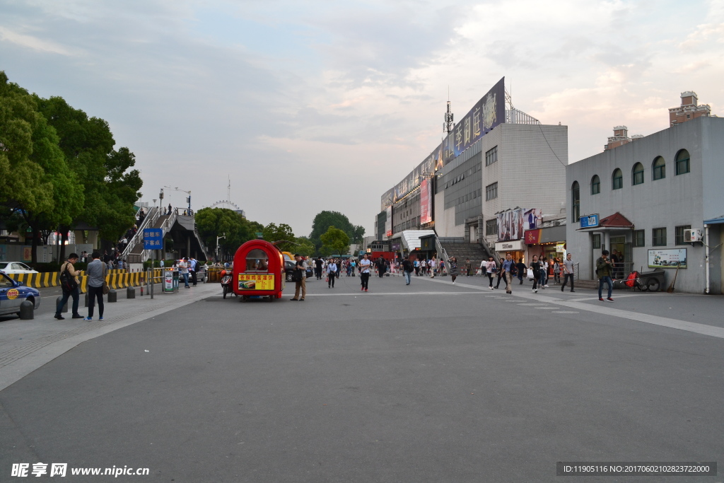 上海莲花路地铁地铁站