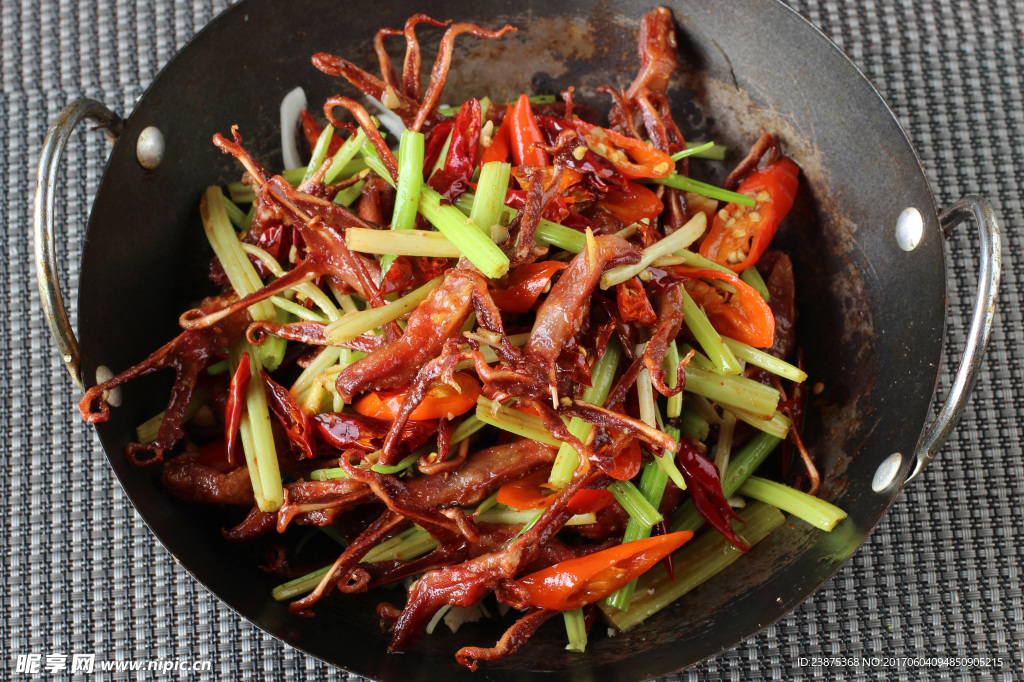干锅鸭舌
