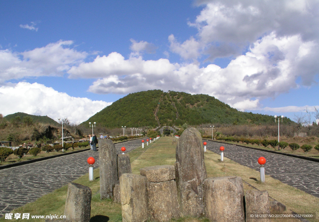 高耸的腾冲火山