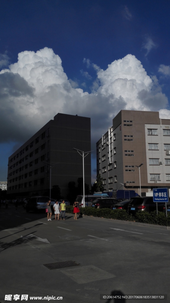 蔚蓝的天空