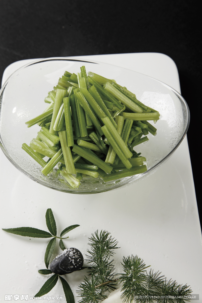 美味小芹菜