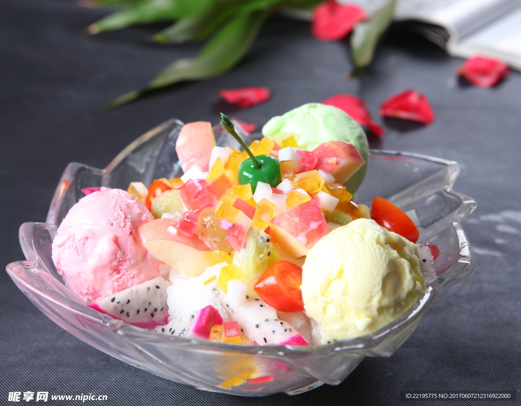 冰淇淋水果雪花冰