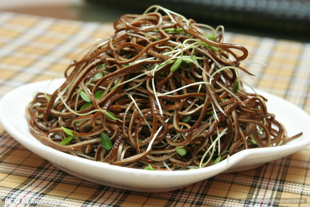 椿芽黑豆丝