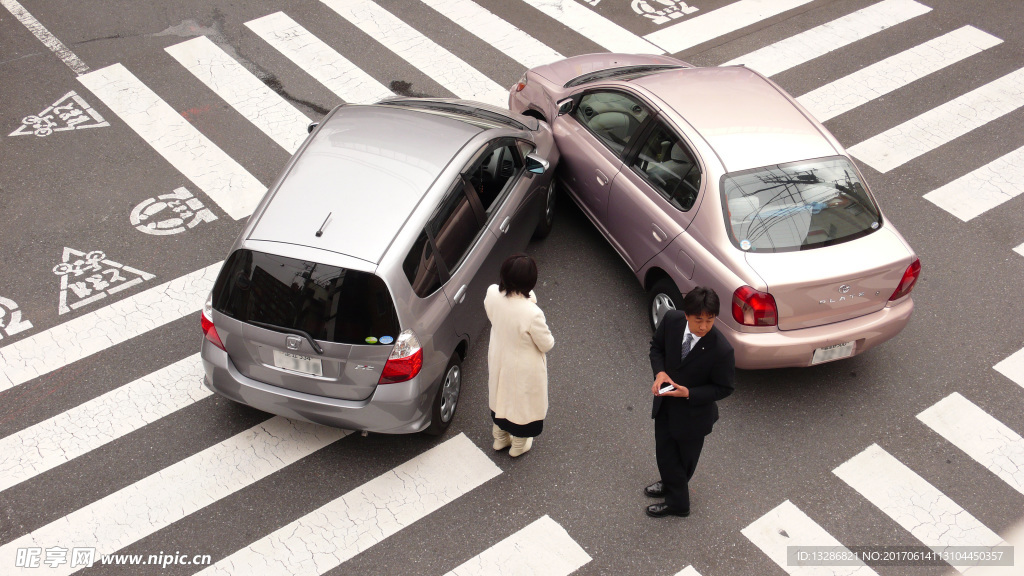 撞车