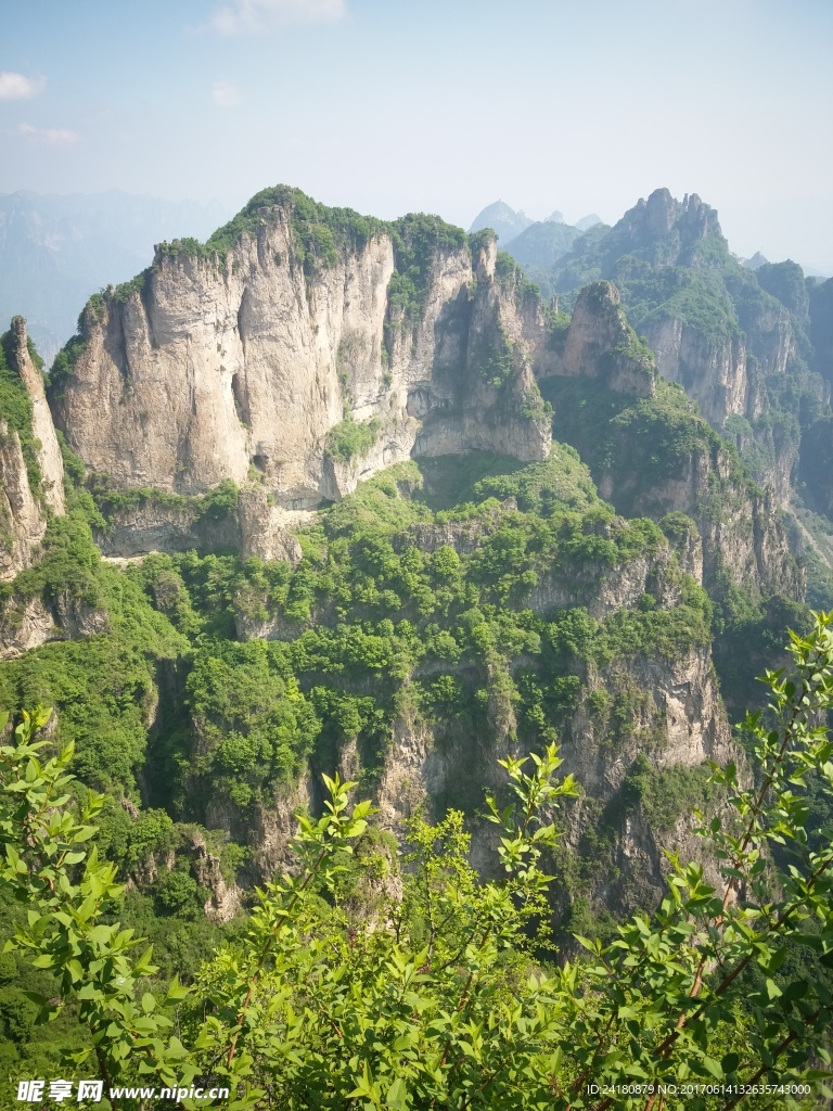 八泉峡