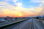 高速公路 晚霞