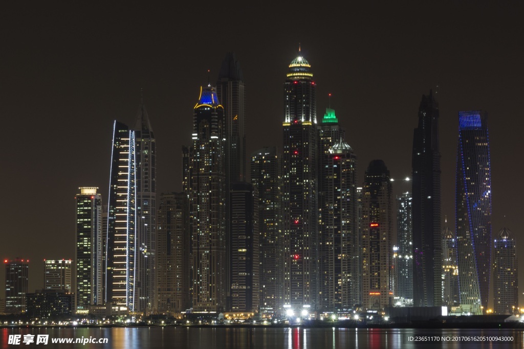 迪拜摩天大楼灯光夜景