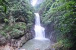 山水瀑布