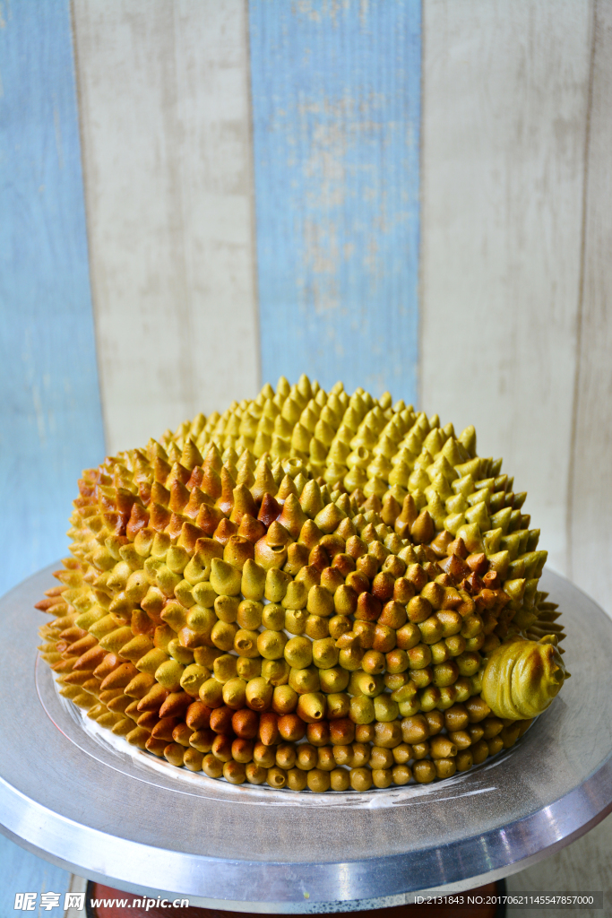 榴莲生日蛋糕