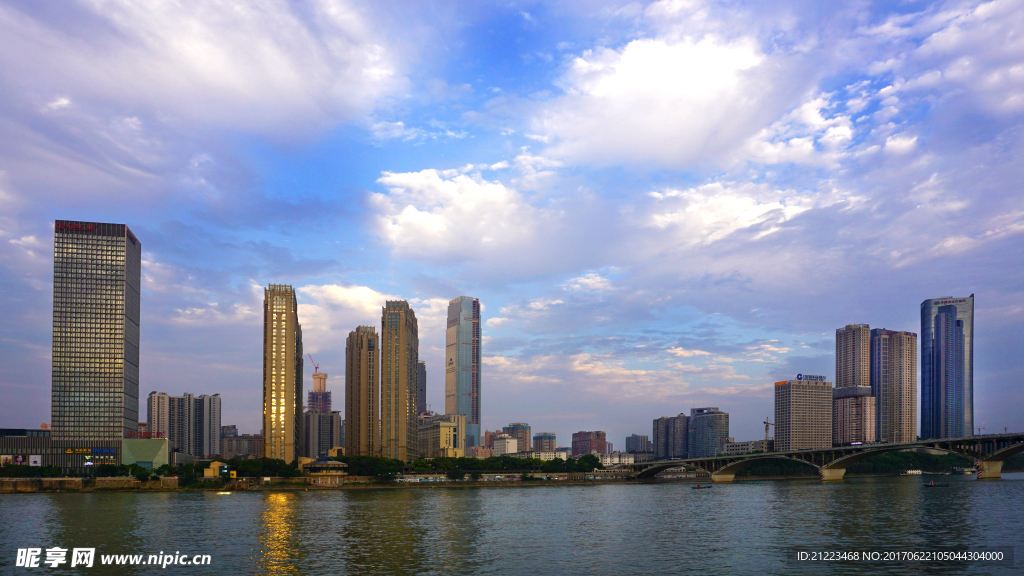 河东晚霞一景