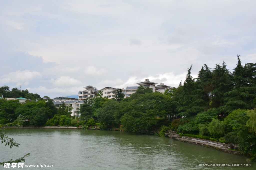 两江四湖