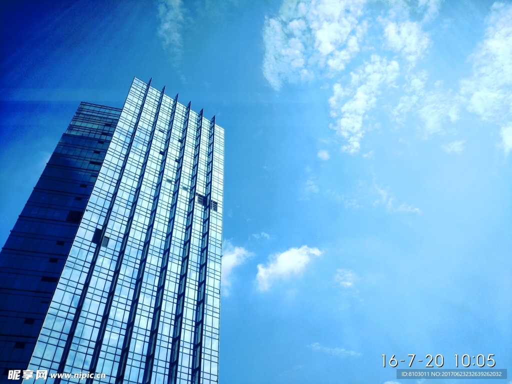 蓝天建筑