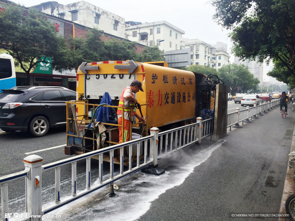 交通设施 护栏清洗车