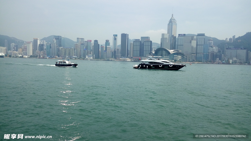 海上游艇
