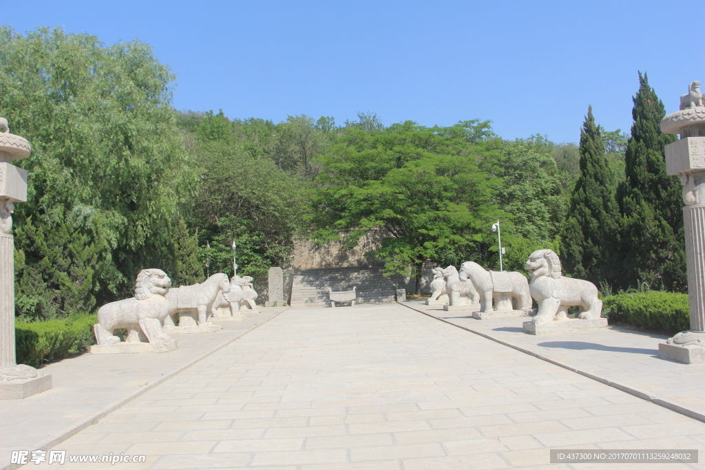 鱼山曹植墓