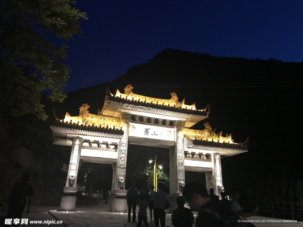 门楼夜景