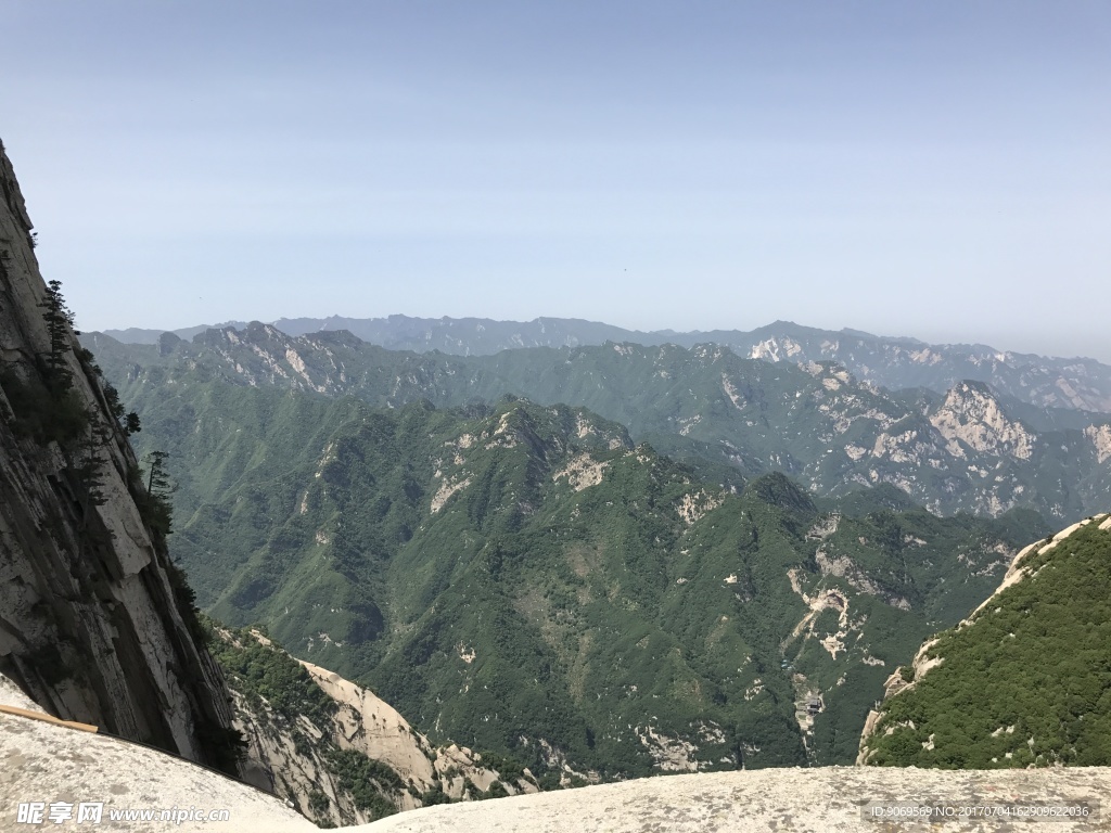 青山