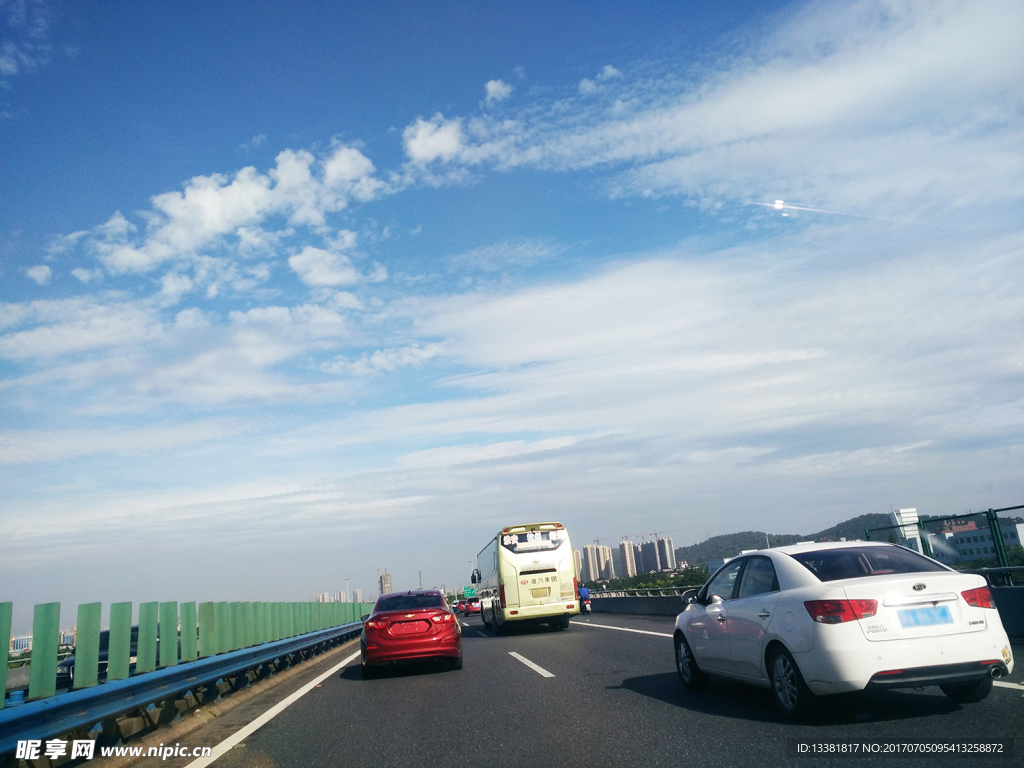 蓝天白云风景