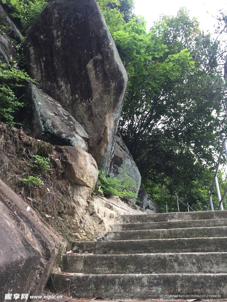 大山石头 大山阶梯