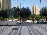 路边楼房镜面