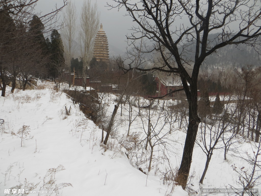 雪中嵩岳寺