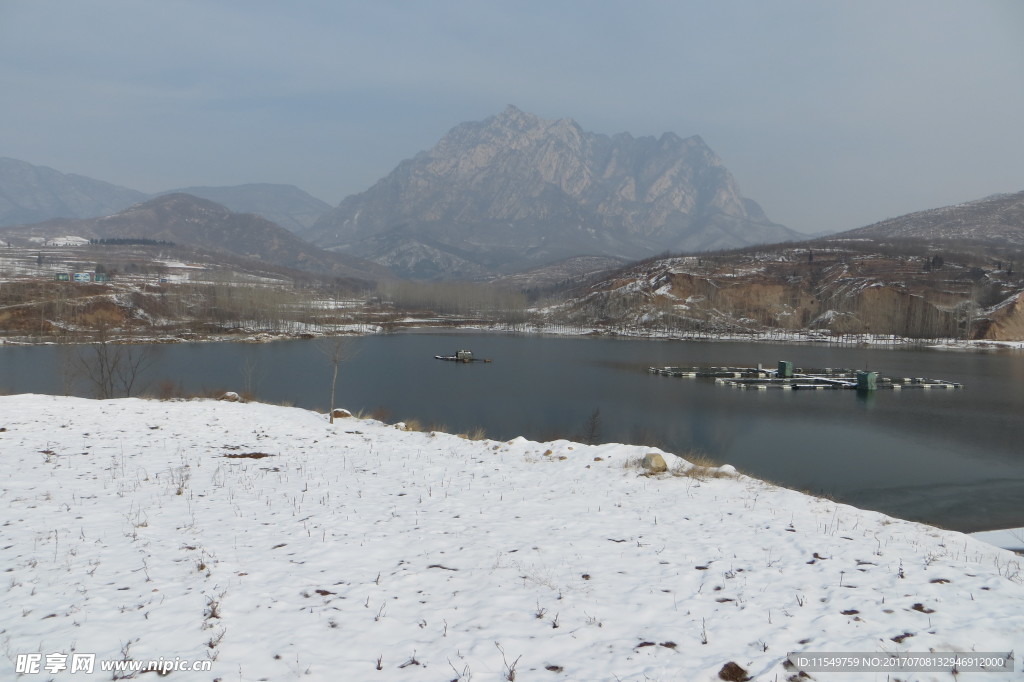 崔坪水库雪景