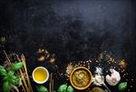 精致意面香料制作桌面