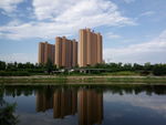 小河流水人家