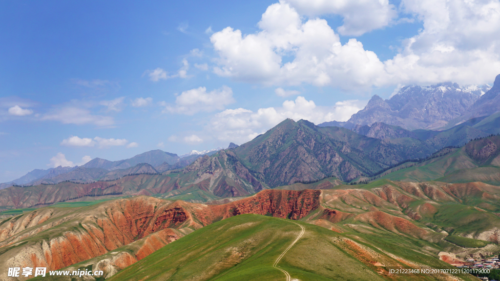 远眺群山