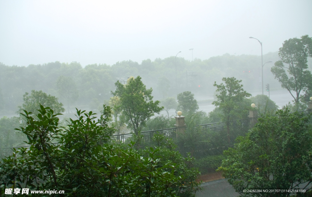 下雨下雨