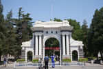 清华大学