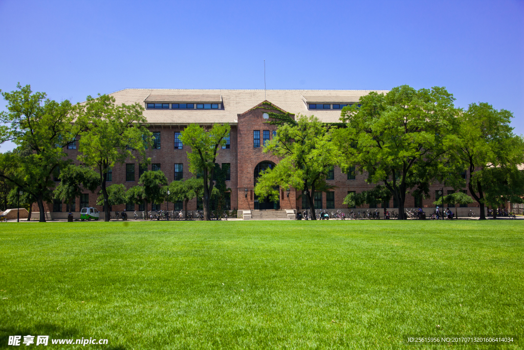 清华大学