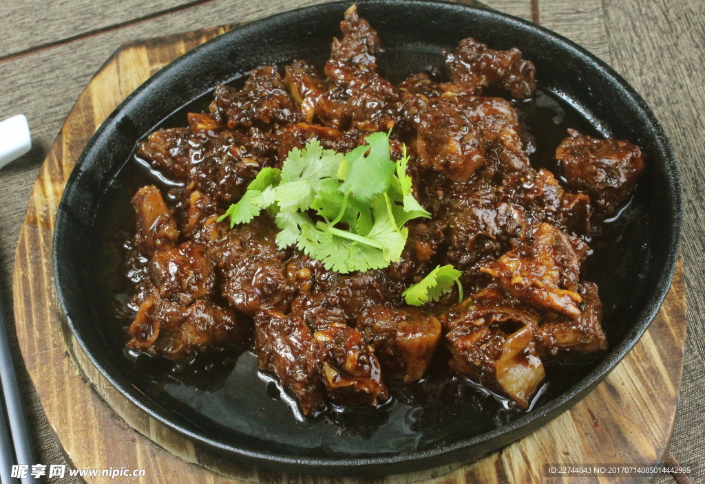 铁板啫牛腩