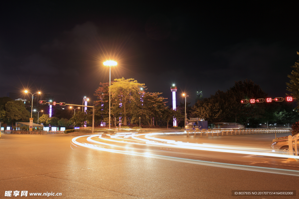 城市路口夜景