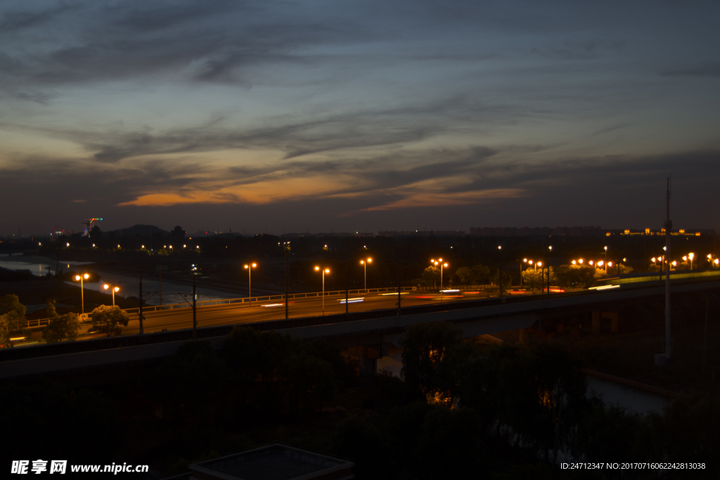 夜晚灯光