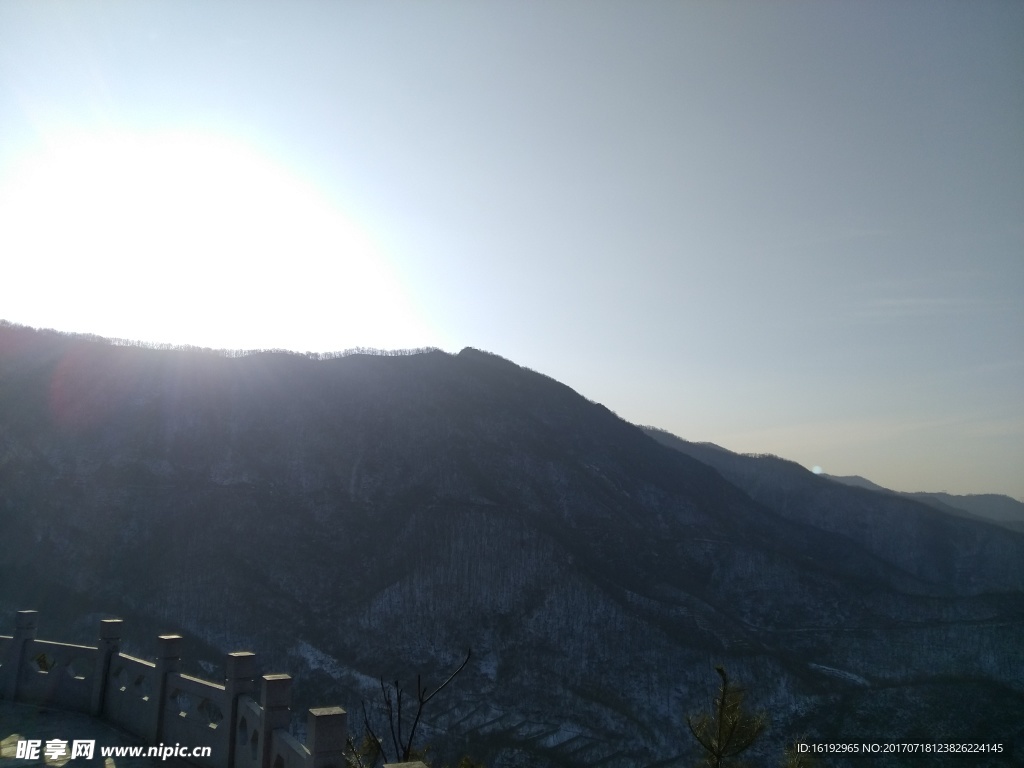 山顶风景图片