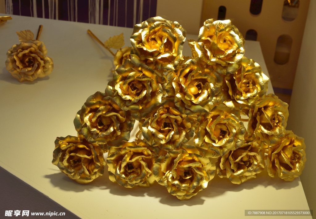金色玫瑰