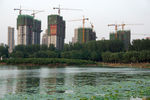 沈阳丁香湖边的建筑工地