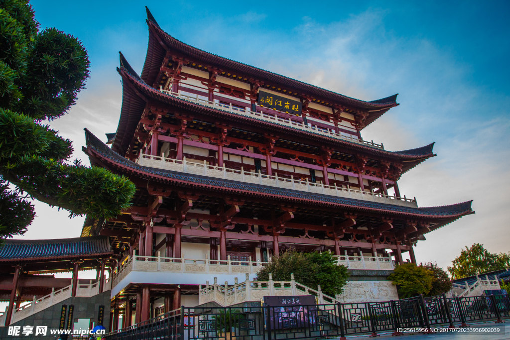 杜甫江阁