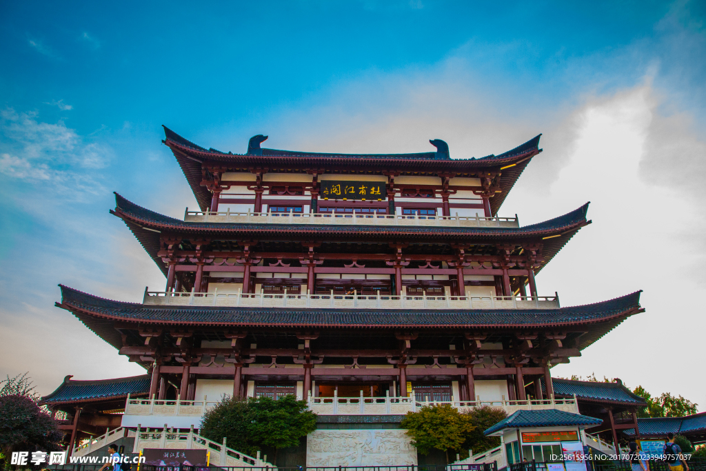 杜甫江阁